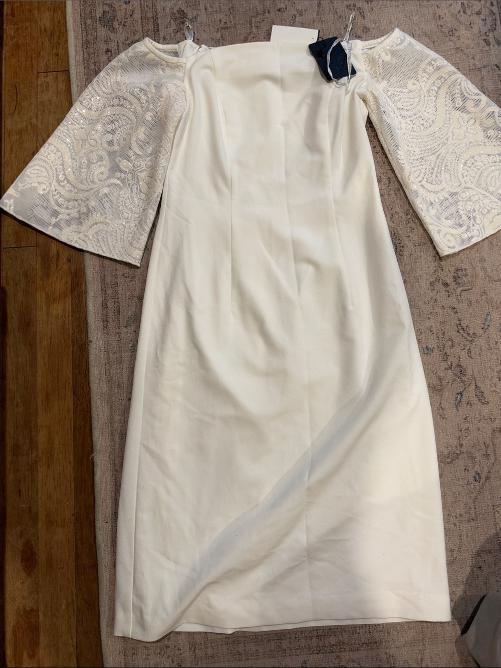 Black Halo Cream Long-Sleeve Lace Bell-Sleeve Dress